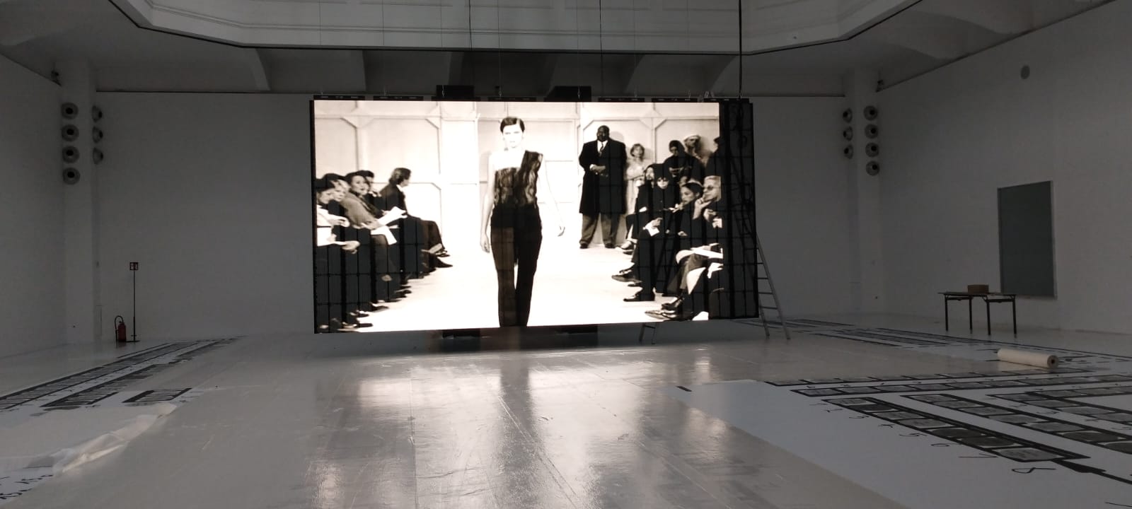 TRANSPARENTER LED-BILDSCHIRM – UNSER PROJEKT FÜR DAS MAK MUSEUM IN WIEN